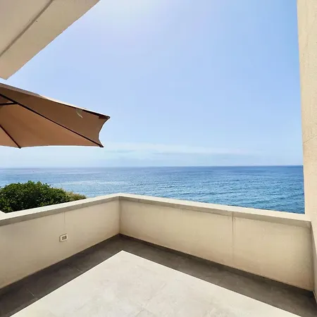 Pambnb Beachfront 1br Playa Chica Santa Cruz de Tenerife